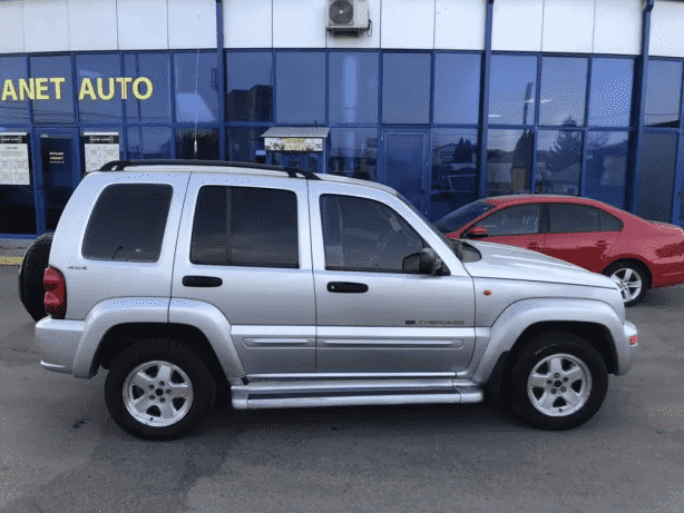 Jeep cherokee 3,7 benzina. Cutie automata